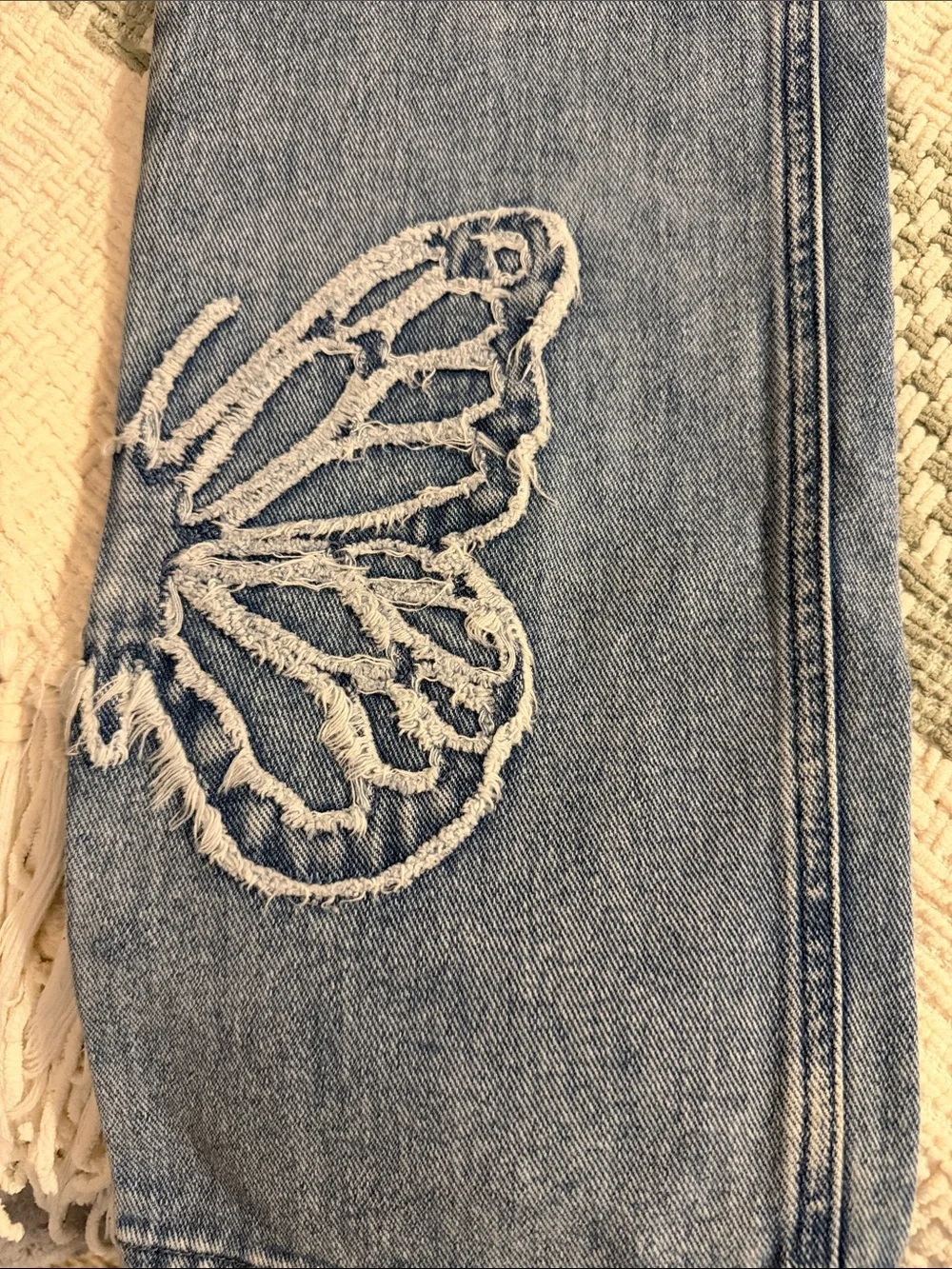 Women’s Pacsun butterfly jeans 🦋
